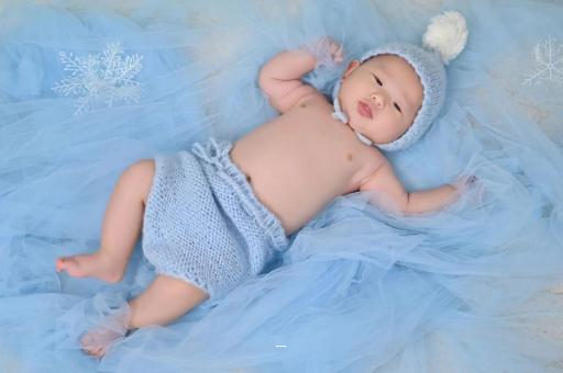 曲靖宝宝几个月可以吃饭